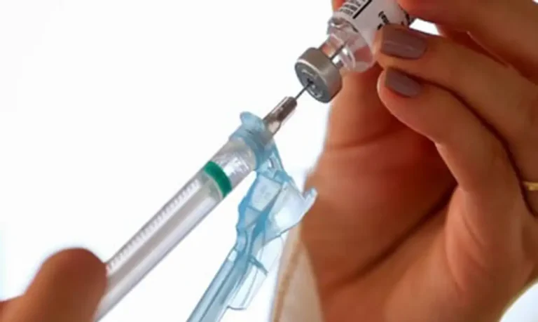 Vacina contra herpes-zóster pode reduzir risco de infarto e AVC, diz estudo