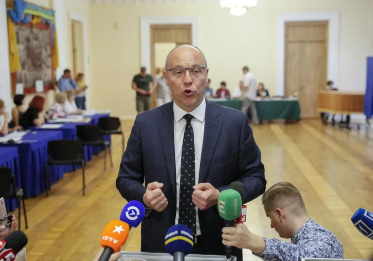 Ex-presidente do parlamento ucraniano é morto a tiros