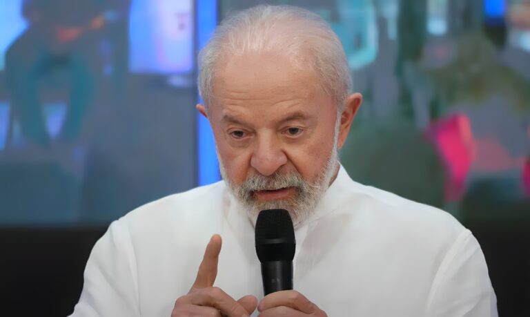 Lula diz ao New York Times que soberania e democracia são inegociáveis