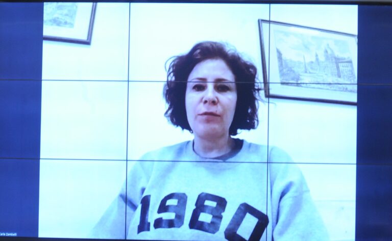 Moraes libera redes sociais da deputada Carla Zambelli