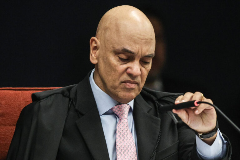 Moraes diz não haver dúvida de tentativa de golpe e aponta Bolsonaro como líder de grupo criminoso