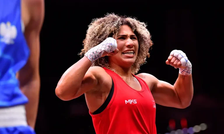 Rebeca Lima é campeã mundial de boxe em Liverpool